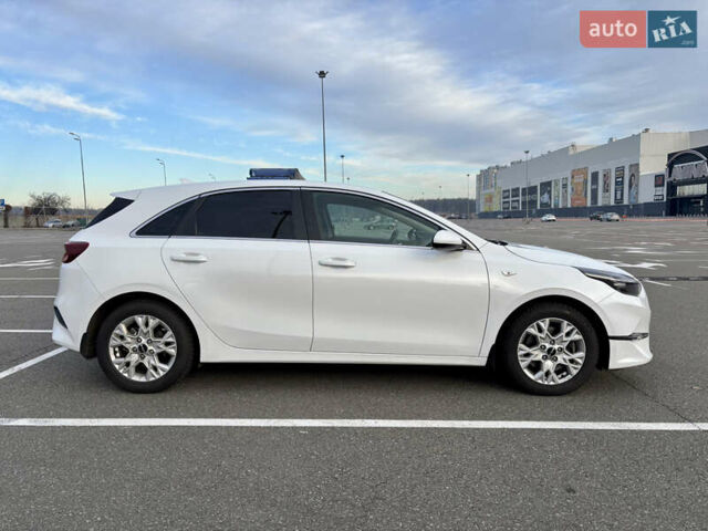Білий Кіа Сід, об'ємом двигуна 1.59 л та пробігом 75 тис. км за 17800 $, фото 6 на Automoto.ua