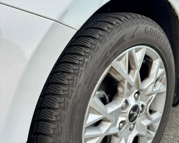 Білий Кіа Сід, об'ємом двигуна 1.59 л та пробігом 75 тис. км за 17800 $, фото 10 на Automoto.ua