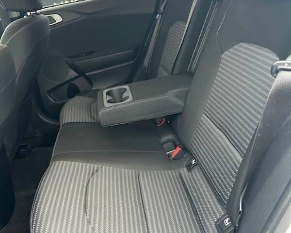 Белый Киа Сид, объемом двигателя 1.59 л и пробегом 76 тыс. км за 16300 $, фото 8 на Automoto.ua