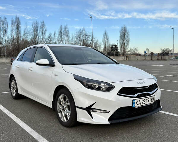 Білий Кіа Сід, об'ємом двигуна 1.59 л та пробігом 75 тис. км за 17800 $, фото 4 на Automoto.ua