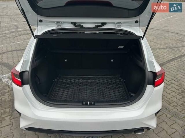 Белый Киа Сид, объемом двигателя 1.59 л и пробегом 76 тыс. км за 16300 $, фото 15 на Automoto.ua