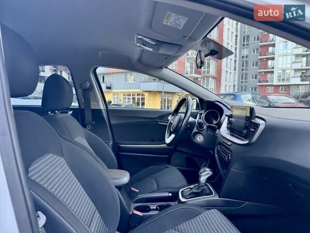 Белый Киа Сид, объемом двигателя 1.59 л и пробегом 27 тыс. км за 17900 $, фото 19 на Automoto.ua