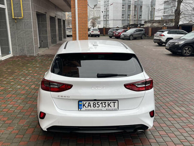 Білий Кіа Сід, об'ємом двигуна 1.6 л та пробігом 30 тис. км за 18900 $, фото 6 на Automoto.ua