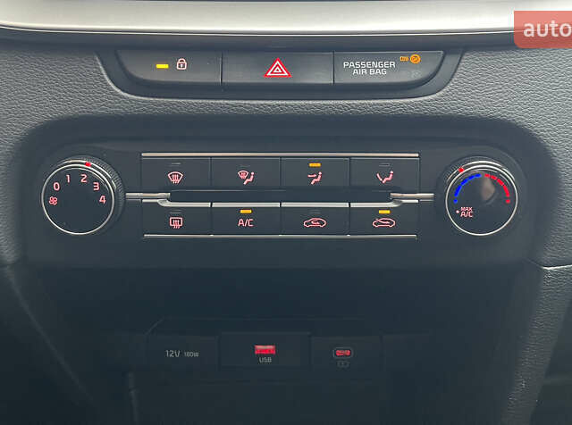 Білий Кіа Сід, об'ємом двигуна 1.6 л та пробігом 30 тис. км за 18900 $, фото 39 на Automoto.ua