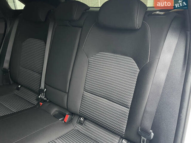 Білий Кіа Сід, об'ємом двигуна 1.6 л та пробігом 30 тис. км за 18900 $, фото 28 на Automoto.ua