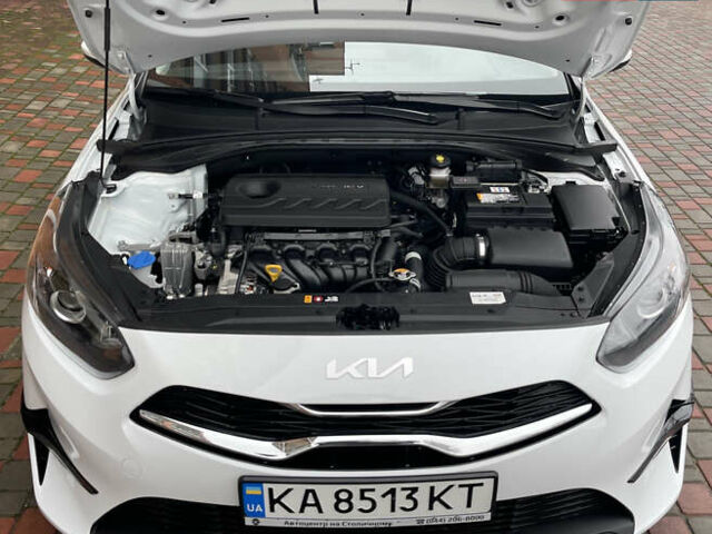 Білий Кіа Сід, об'ємом двигуна 1.6 л та пробігом 30 тис. км за 18900 $, фото 17 на Automoto.ua