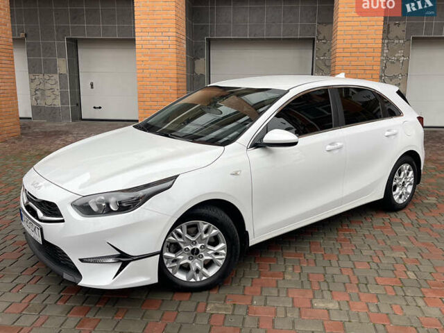 Білий Кіа Сід, об'ємом двигуна 1.6 л та пробігом 30 тис. км за 18900 $, фото 8 на Automoto.ua