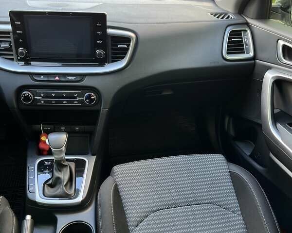 Белый Киа Сид, объемом двигателя 1.6 л и пробегом 30 тыс. км за 17005 $, фото 7 на Automoto.ua