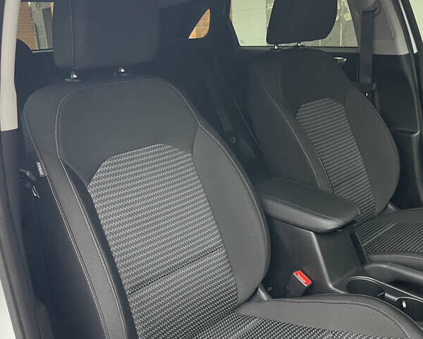 Білий Кіа Сід, об'ємом двигуна 1.6 л та пробігом 30 тис. км за 18900 $, фото 31 на Automoto.ua