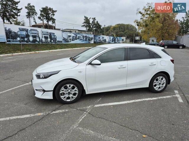 Киа Сид 2023 в Киеве на Automoto.ua Белый Киа Сид, объемом двигателя 1.59 л и пробегом 13 тыс. км за 18900 $, фото 3 на Automoto.ua