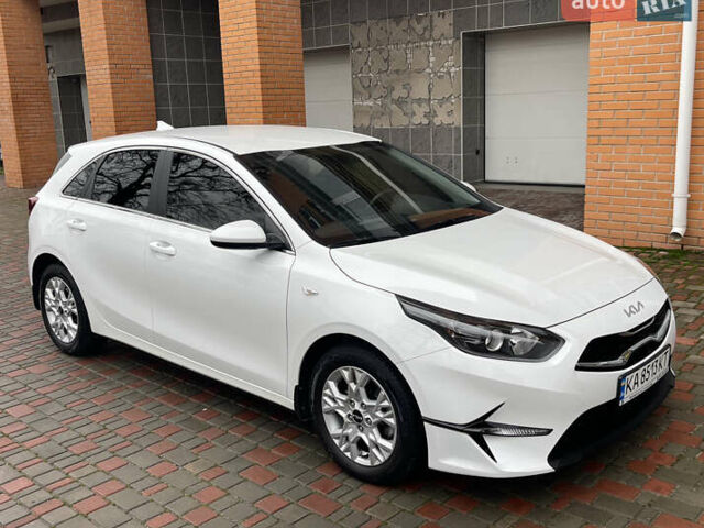 Білий Кіа Сід, об'ємом двигуна 1.6 л та пробігом 30 тис. км за 18900 $, фото 2 на Automoto.ua