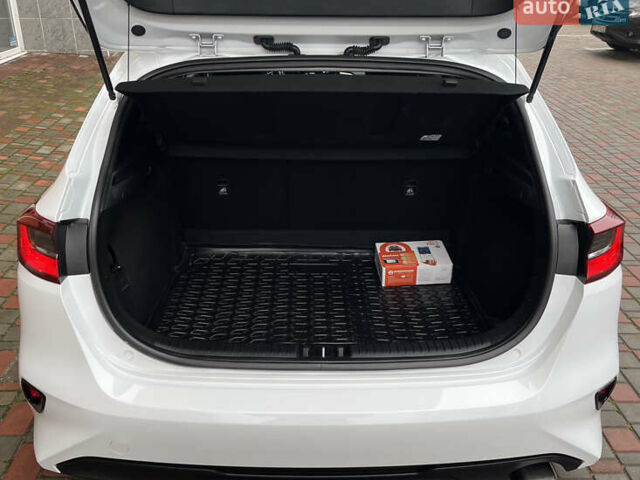 Білий Кіа Сід, об'ємом двигуна 1.6 л та пробігом 30 тис. км за 18900 $, фото 18 на Automoto.ua