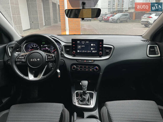 Білий Кіа Сід, об'ємом двигуна 1.6 л та пробігом 30 тис. км за 18900 $, фото 22 на Automoto.ua