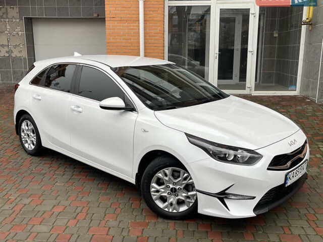 Білий Кіа Сід, об'ємом двигуна 1.6 л та пробігом 30 тис. км за 18900 $, фото 9 на Automoto.ua