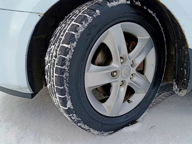Білий Кіа Сід, об'ємом двигуна 1.6 л та пробігом 0 тис. км за 5000 $, фото 3 на Automoto.ua