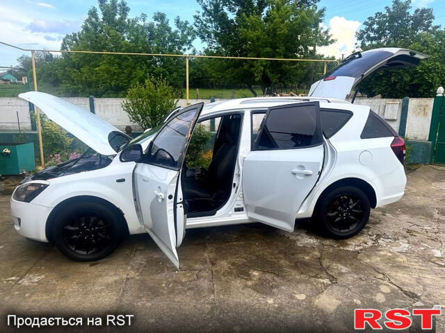 Белый Киа Сид, объемом двигателя 1.6 л и пробегом 386 тыс. км за 5000 $, фото 8 на Automoto.ua
