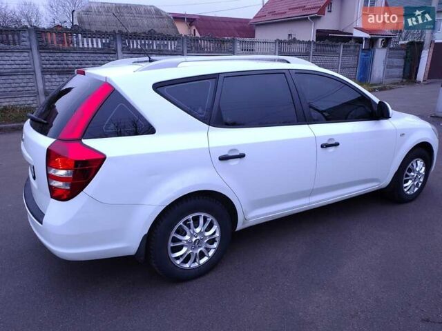 Белый Киа Сид, объемом двигателя 1.6 л и пробегом 230 тыс. км за 4999 $, фото 3 на Automoto.ua