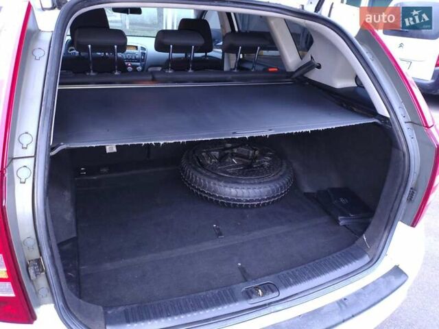 Белый Киа Сид, объемом двигателя 1.6 л и пробегом 230 тыс. км за 4999 $, фото 9 на Automoto.ua