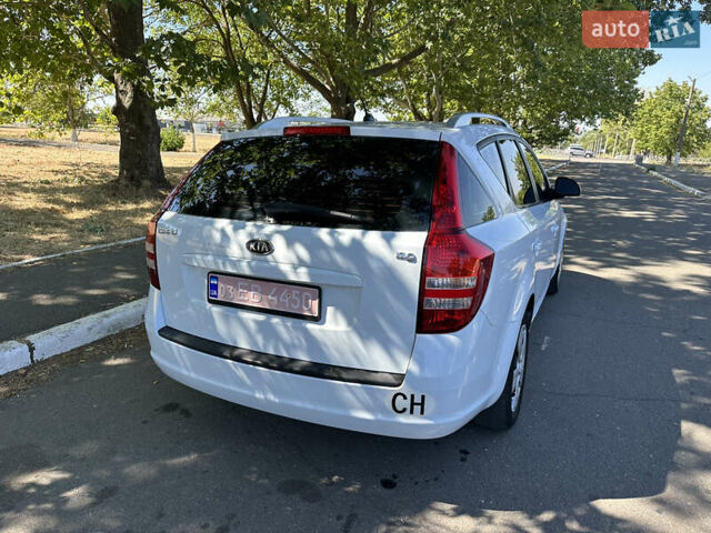 Білий Кіа Сід, об'ємом двигуна 1.4 л та пробігом 257 тис. км за 5699 $, фото 6 на Automoto.ua