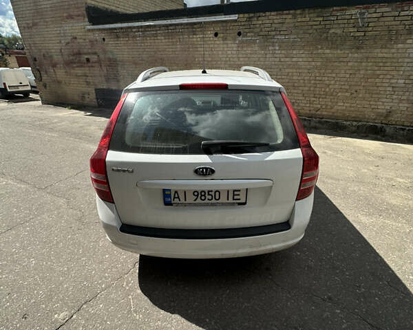 Белый Киа Сид, объемом двигателя 1.6 л и пробегом 315 тыс. км за 4900 $, фото 3 на Automoto.ua