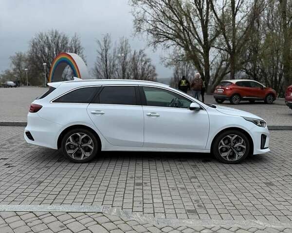 Белый Киа Сид, объемом двигателя 1.6 л и пробегом 58 тыс. км за 17799 $, фото 9 на Automoto.ua
