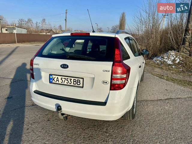 Белый Киа Сид, объемом двигателя 1.58 л и пробегом 307 тыс. км за 4950 $, фото 11 на Automoto.ua