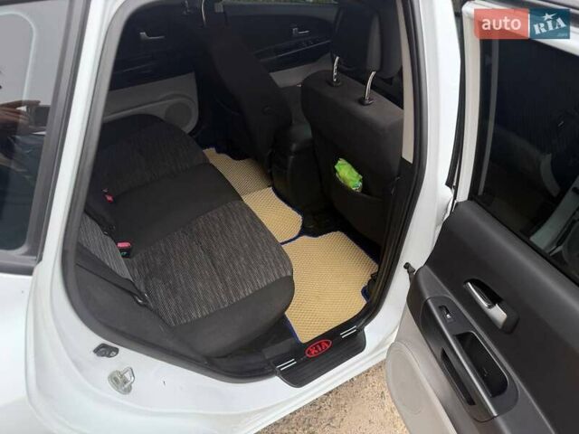 Білий Кіа Сід, об'ємом двигуна 1.4 л та пробігом 250 тис. км за 6400 $, фото 14 на Automoto.ua