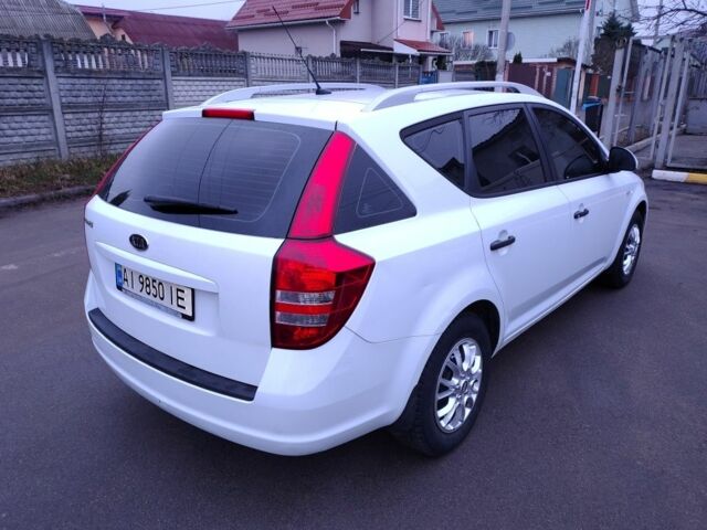 Белый Киа Сид, объемом двигателя 1.6 л и пробегом 230 тыс. км за 4999 $, фото 2 на Automoto.ua