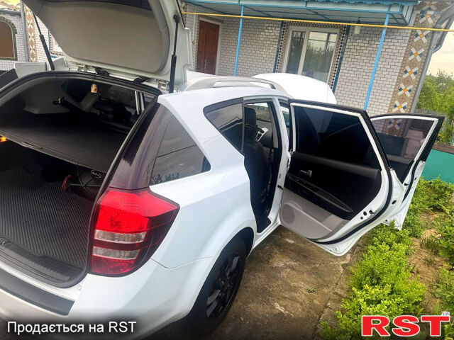 Белый Киа Сид, объемом двигателя 1.6 л и пробегом 386 тыс. км за 5000 $, фото 10 на Automoto.ua