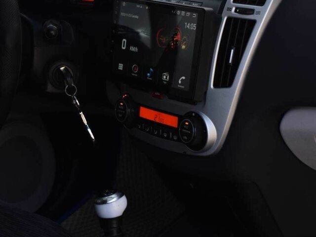 Белый Киа Сид, объемом двигателя 1.4 л и пробегом 252 тыс. км за 5499 $, фото 12 на Automoto.ua