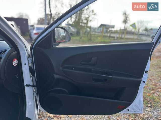 Белый Киа Сид, объемом двигателя 1.6 л и пробегом 193 тыс. км за 5500 $, фото 43 на Automoto.ua