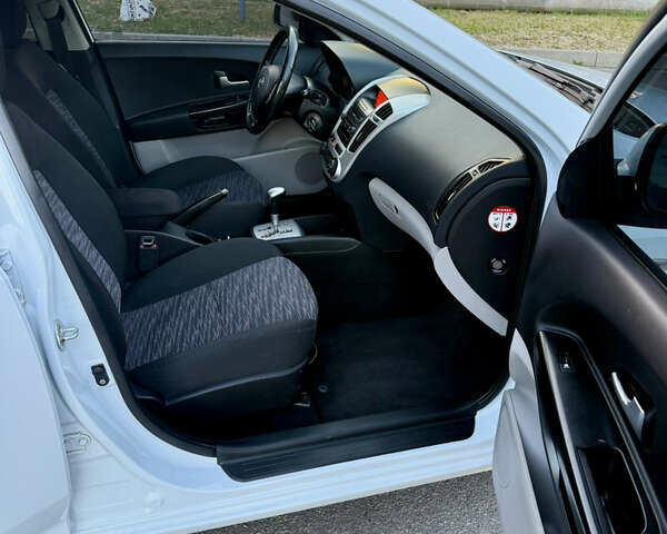 Белый Киа Сид, объемом двигателя 1.6 л и пробегом 222 тыс. км за 7500 $, фото 24 на Automoto.ua