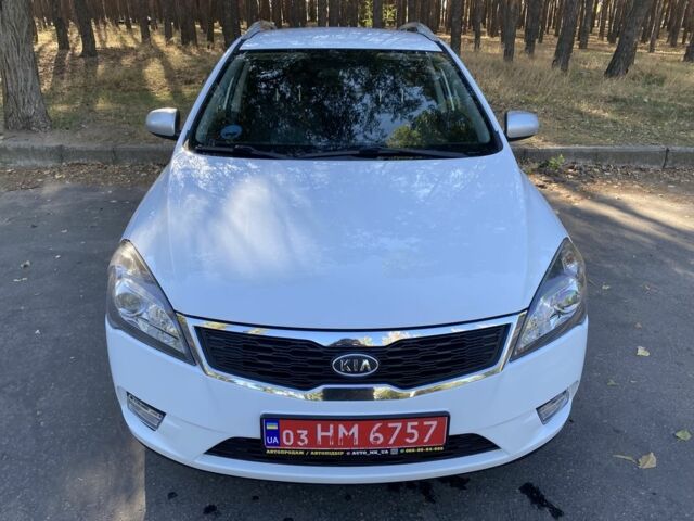 Білий Кіа Сід, об'ємом двигуна 1.6 л та пробігом 236 тис. км за 6999 $, фото 8 на Automoto.ua