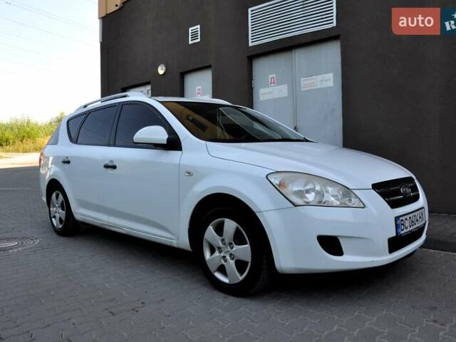 Білий Кіа Сід, об'ємом двигуна 1.4 л та пробігом 221 тис. км за 4800 $, фото 6 на Automoto.ua