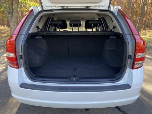 Білий Кіа Сід, об'ємом двигуна 1.6 л та пробігом 236 тис. км за 6999 $, фото 16 на Automoto.ua