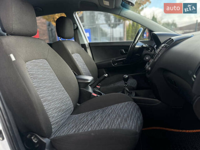 Белый Киа Сид, объемом двигателя 1.6 л и пробегом 193 тыс. км за 5500 $, фото 45 на Automoto.ua