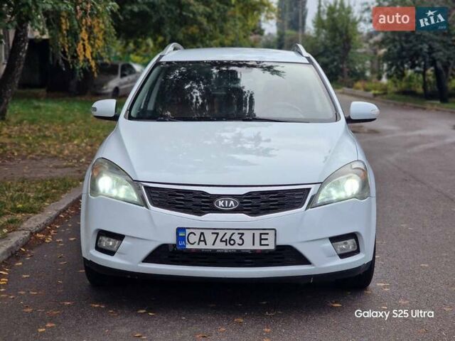 Белый Киа Сид, объемом двигателя 1.59 л и пробегом 227 тыс. км за 5999 $, фото 18 на Automoto.ua