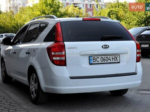 Білий Кіа Сід, об'ємом двигуна 1.4 л та пробігом 221 тис. км за 4800 $, фото 35 на Automoto.ua