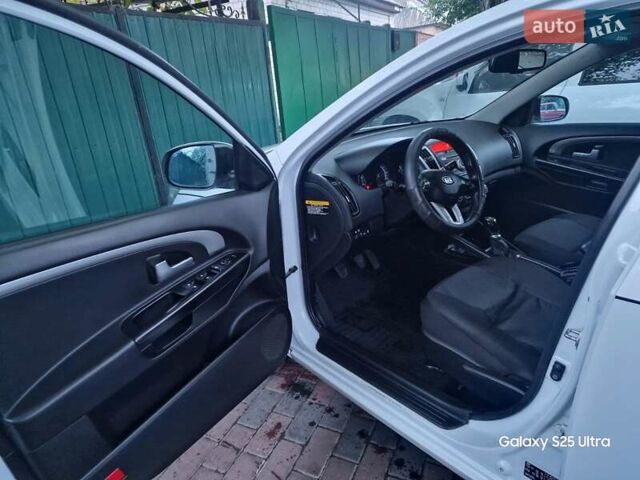 Белый Киа Сид, объемом двигателя 1.59 л и пробегом 227 тыс. км за 5999 $, фото 23 на Automoto.ua