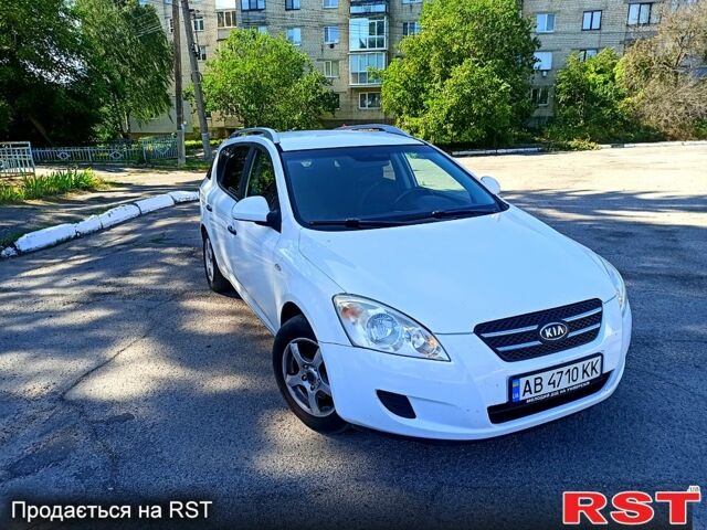 Белый Киа Сид, объемом двигателя 1.6 л и пробегом 191 тыс. км за 5200 $, фото 2 на Automoto.ua