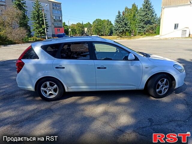 Белый Киа Сид, объемом двигателя 1.6 л и пробегом 191 тыс. км за 5200 $, фото 4 на Automoto.ua