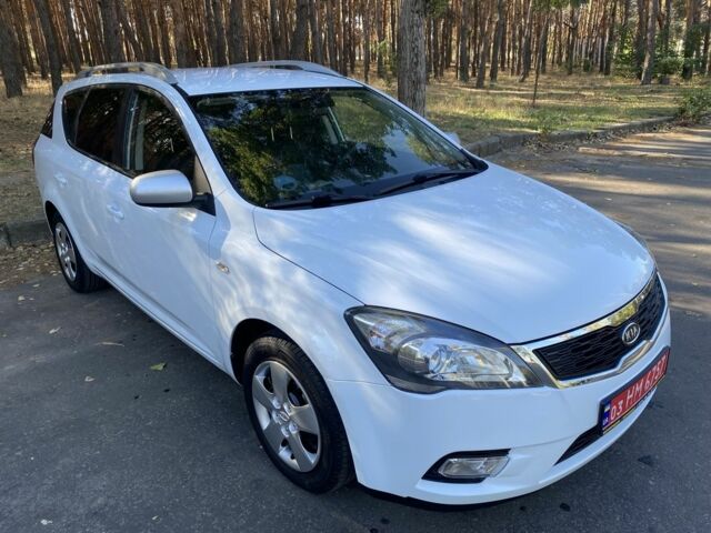 Білий Кіа Сід, об'ємом двигуна 1.6 л та пробігом 236 тис. км за 6999 $, фото 9 на Automoto.ua