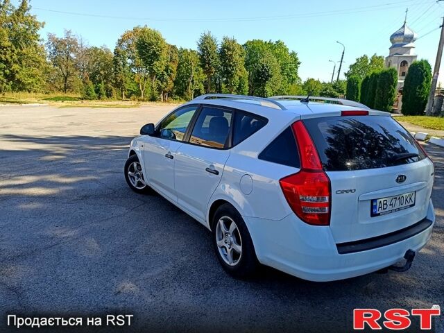 Белый Киа Сид, объемом двигателя 1.6 л и пробегом 191 тыс. км за 5200 $, фото 7 на Automoto.ua
