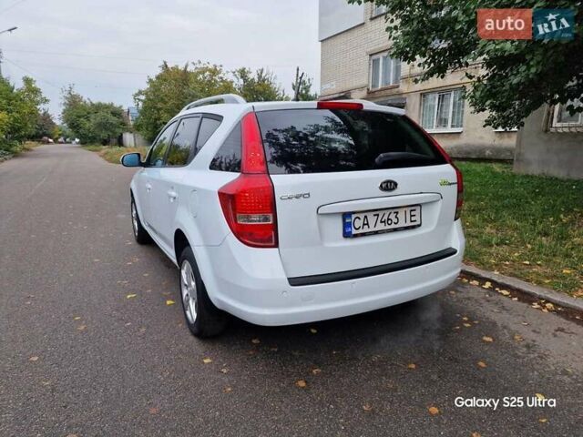 Белый Киа Сид, объемом двигателя 1.59 л и пробегом 227 тыс. км за 5999 $, фото 12 на Automoto.ua
