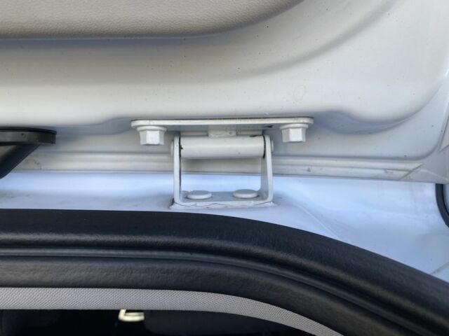 Білий Кіа Сід, об'ємом двигуна 1.6 л та пробігом 236 тис. км за 6999 $, фото 20 на Automoto.ua