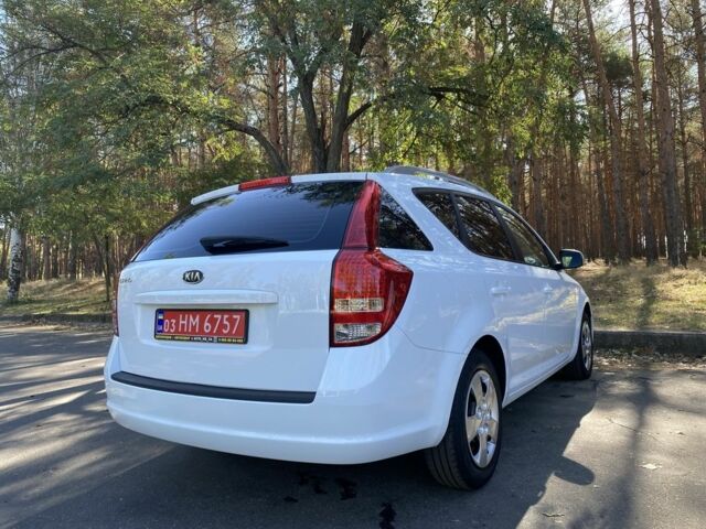Білий Кіа Сід, об'ємом двигуна 1.6 л та пробігом 236 тис. км за 6999 $, фото 2 на Automoto.ua