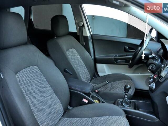 Білий Кіа Сід, об'ємом двигуна 1.4 л та пробігом 221 тис. км за 4800 $, фото 27 на Automoto.ua