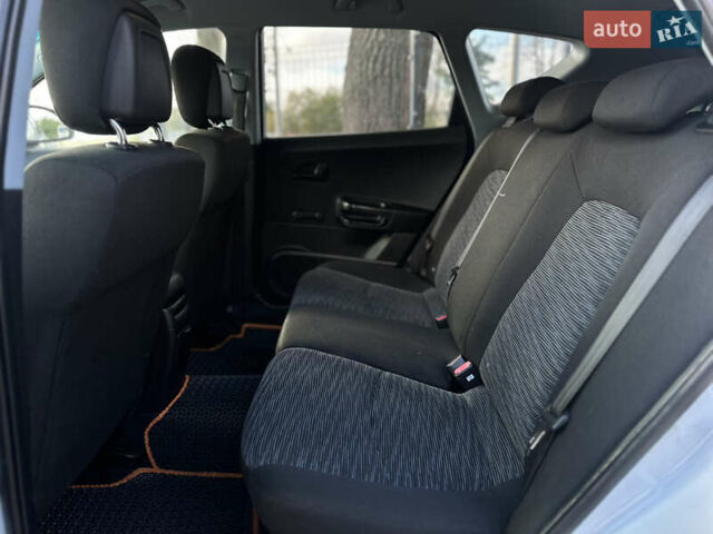 Белый Киа Сид, объемом двигателя 1.6 л и пробегом 193 тыс. км за 5500 $, фото 35 на Automoto.ua