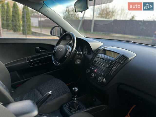 Белый Киа Сид, объемом двигателя 1.6 л и пробегом 193 тыс. км за 5500 $, фото 44 на Automoto.ua