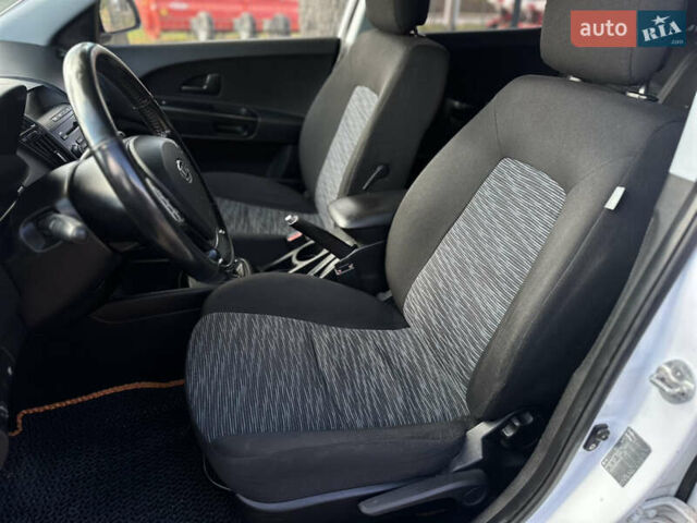 Белый Киа Сид, объемом двигателя 1.6 л и пробегом 193 тыс. км за 5500 $, фото 27 на Automoto.ua